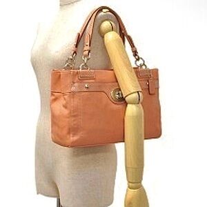 Coach Penelope Carryall F16532 Turnlock Leather